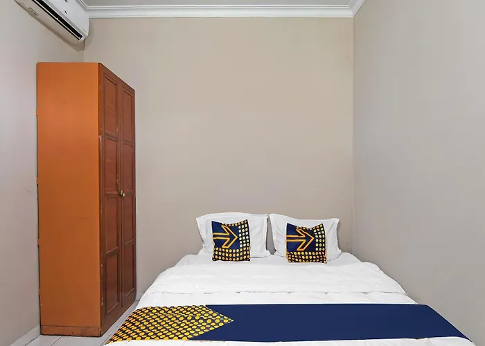 SPOT ON 91958 Flamboyan 25 Homestay Syariah Pekanbaru